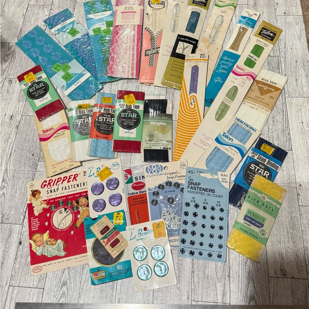 Assorted Sewing Notions Collection - Picture 6 of 7